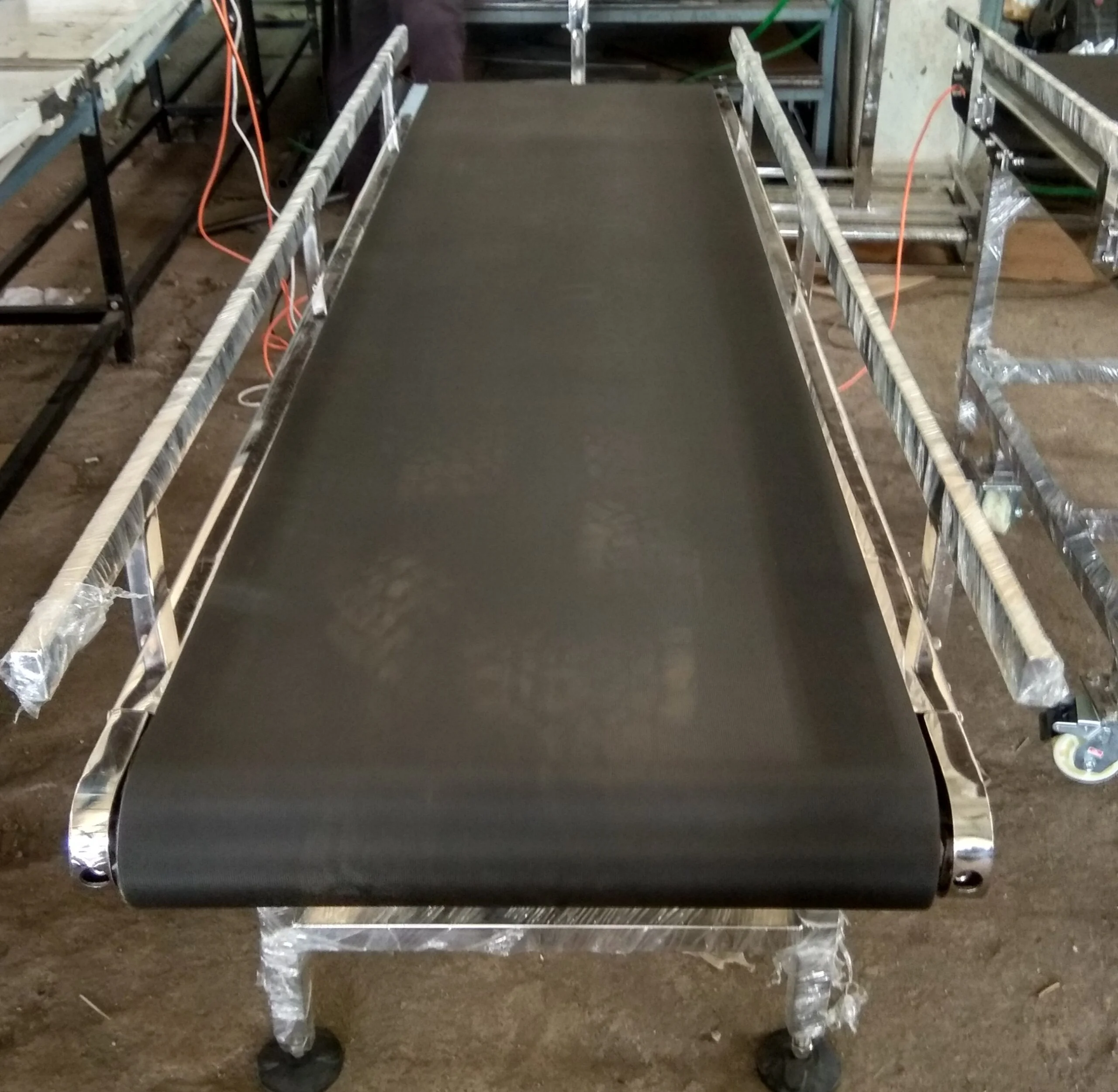 Ramp and Flat Motorized Conveyors - Image 2
