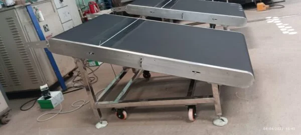 Ramp and Flat Motorized Conveyors - Image 6